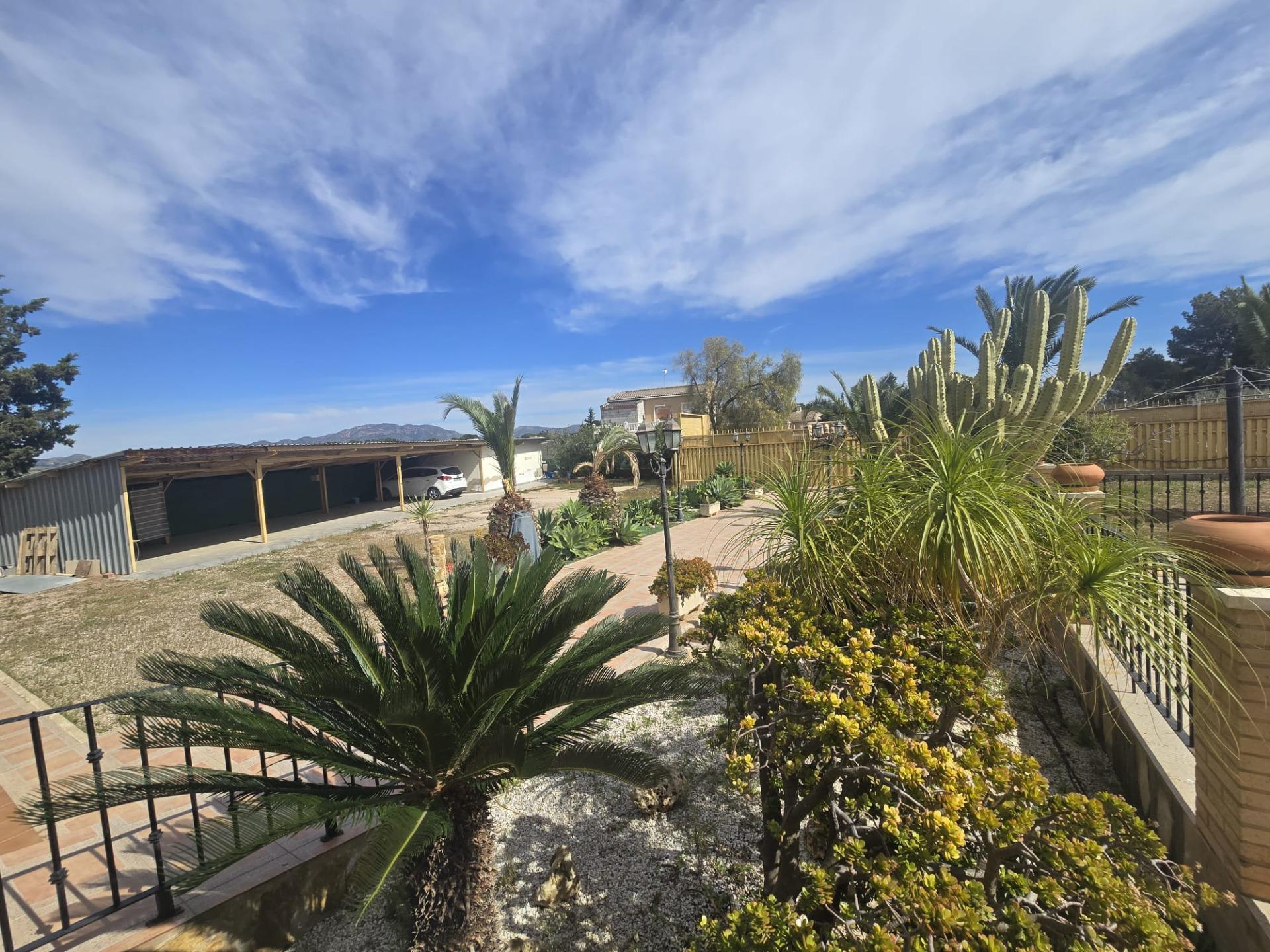 Master bedroom in villa for sale in Murcia