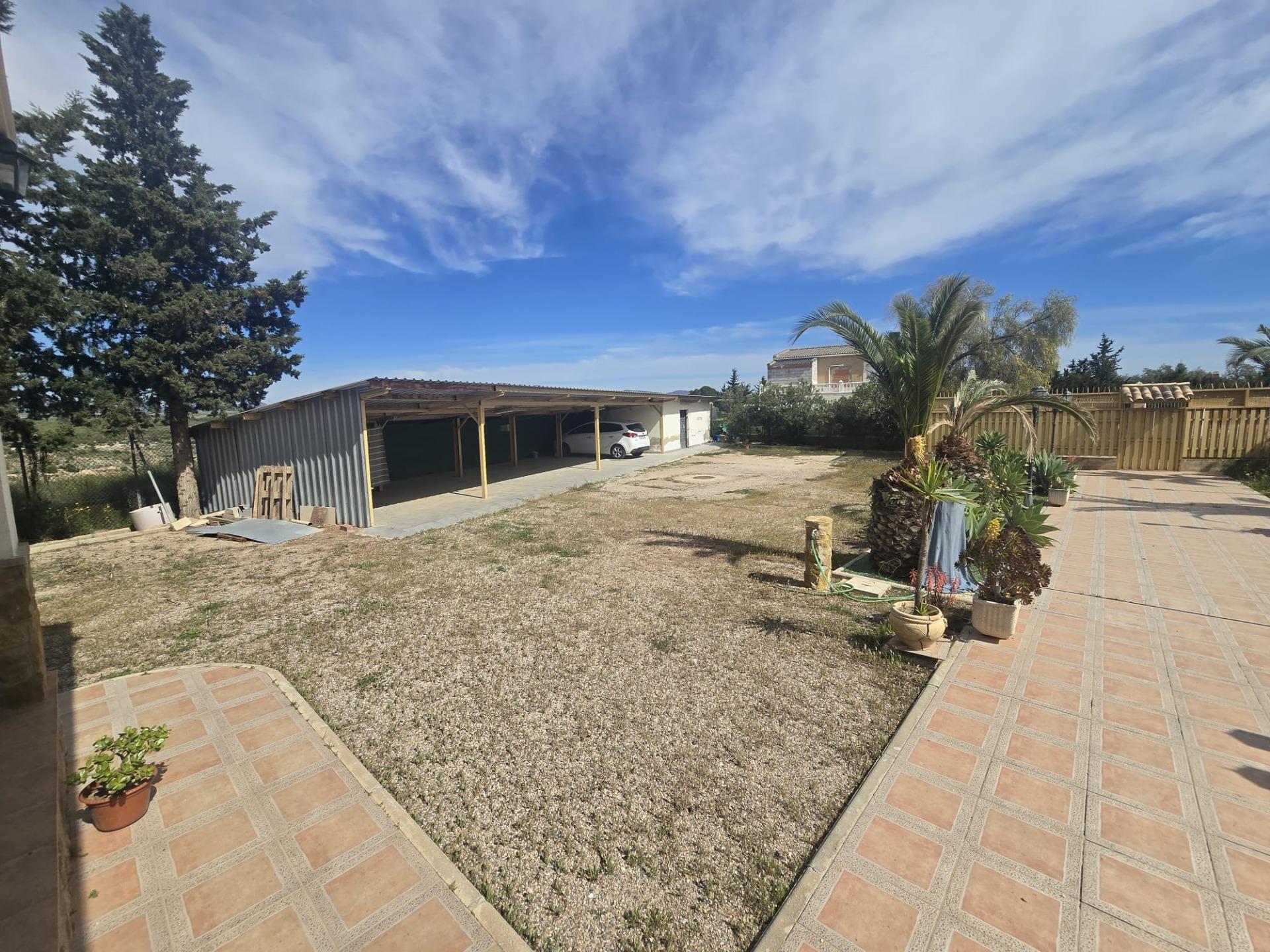 Pool area in villa for sale in Murcia