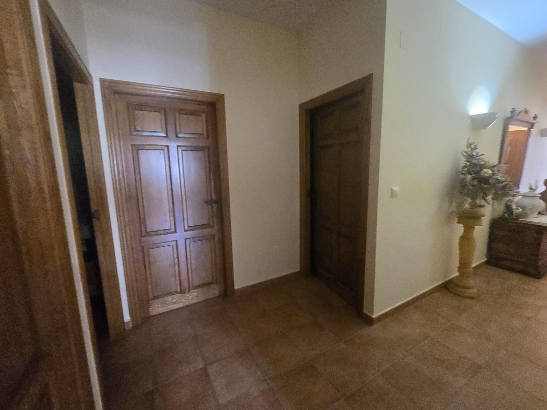 Bedroom in villa for sale in Murcia