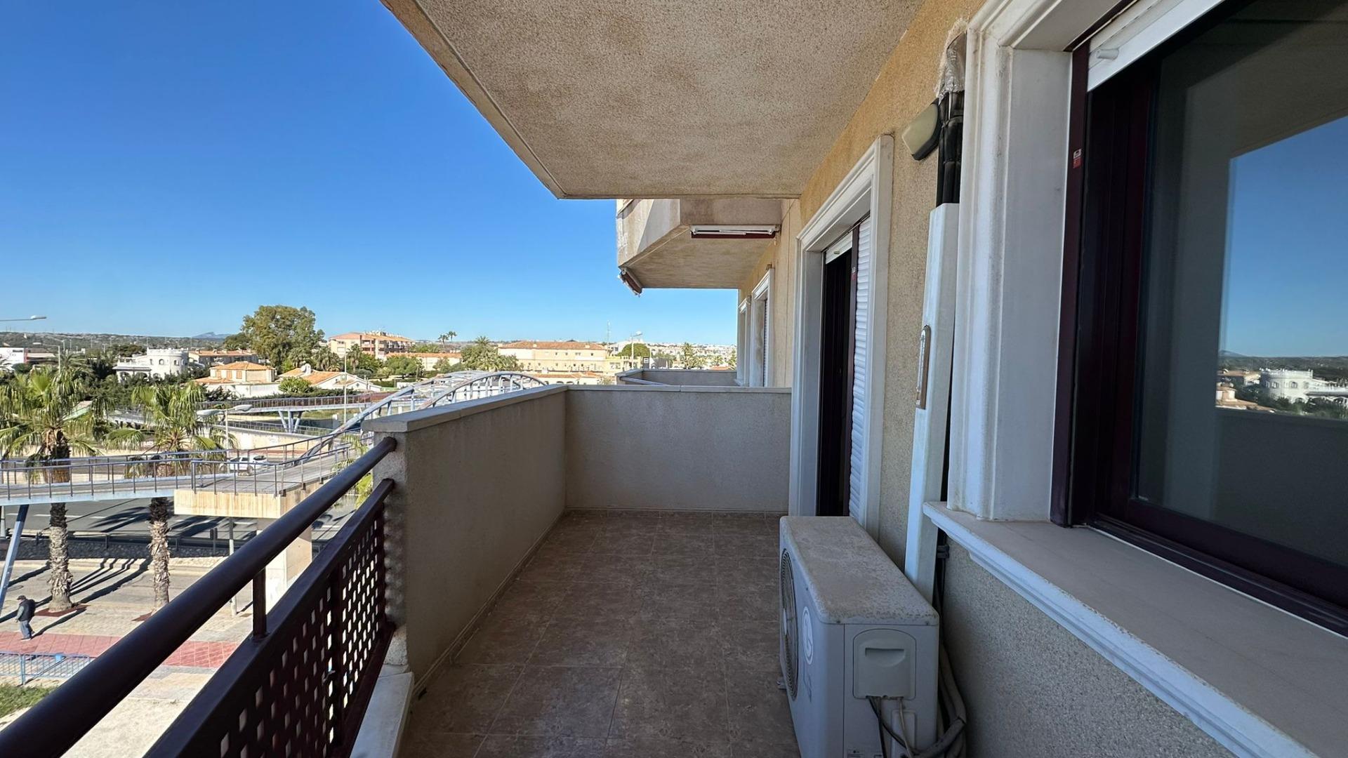 Garden in apartment for sale in Orihuela Costa