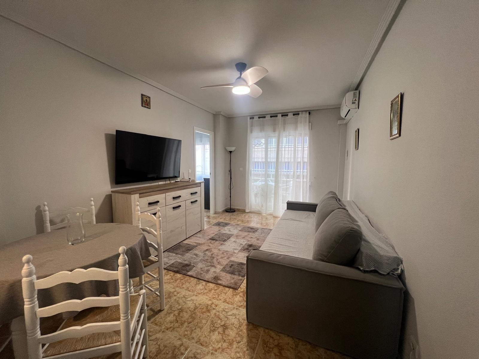 We present this cozy and functional 1-bedroom, 1-bathroom apartment located in the heart of Torrevie