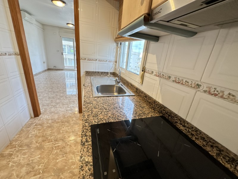 Kitchen in apartment for sale in Torrevieja