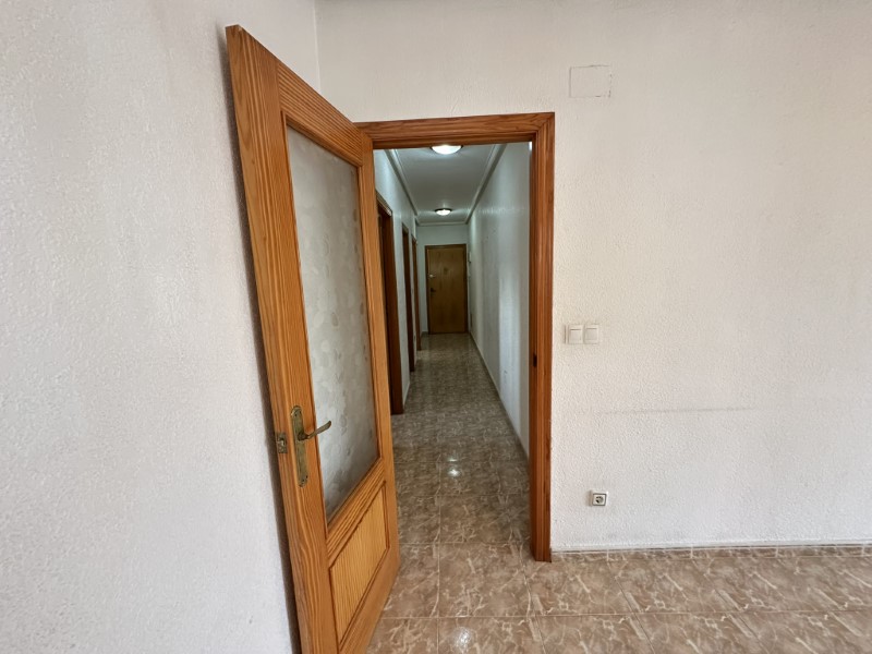 Master bedroom in apartment for sale in Torrevieja