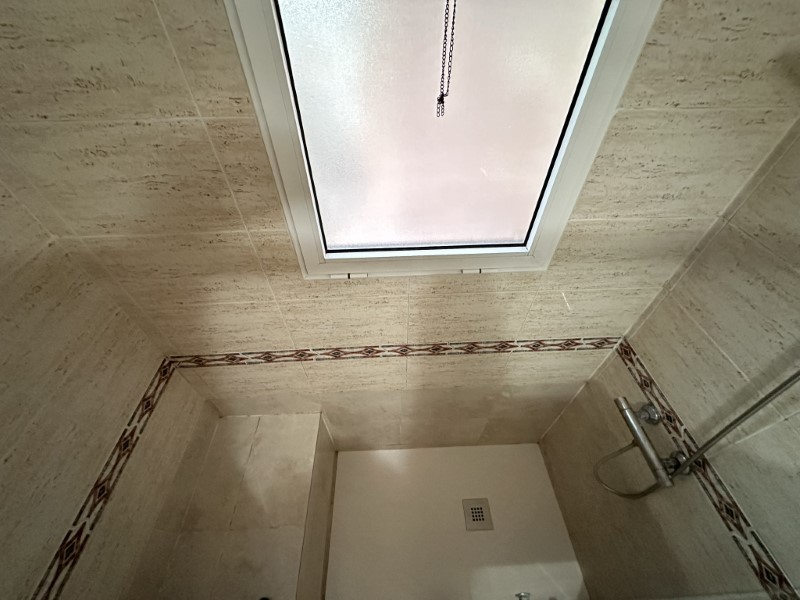 Bedroom in apartment for sale in Torrevieja