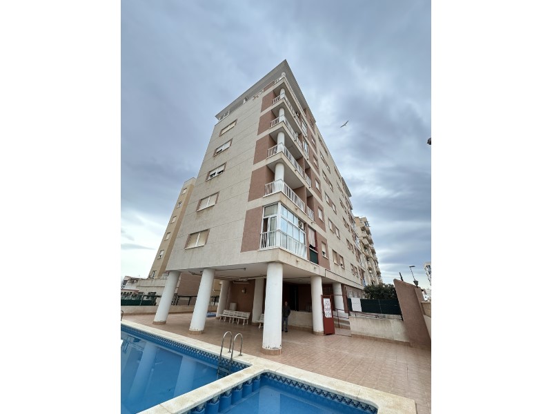 Bedroom in apartment for sale in Torrevieja