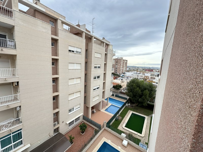 Kitchen in apartment for sale in Torrevieja