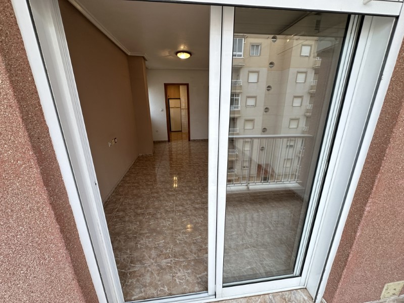 Terrace in apartment for sale in Torrevieja