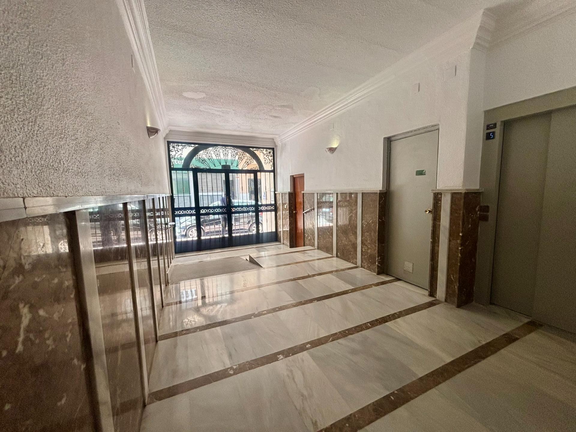 Master bedroom in apartment for sale in Torrevieja