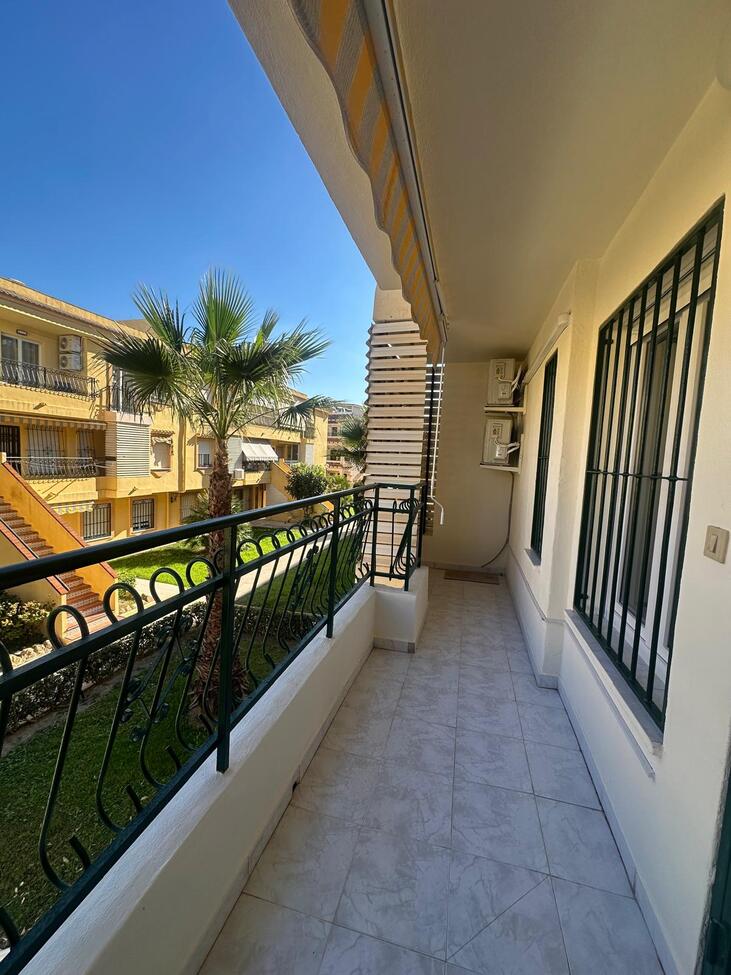 Bright and Modern 3-Bedroom Apartment in Torrevieja, La Veleta – Just Steps from the Sea