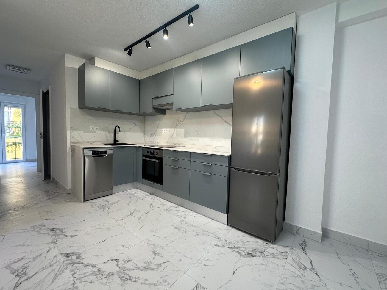 Bright and Modern 3-Bedroom Apartment in Torrevieja, La Veleta – Just Steps from the Sea