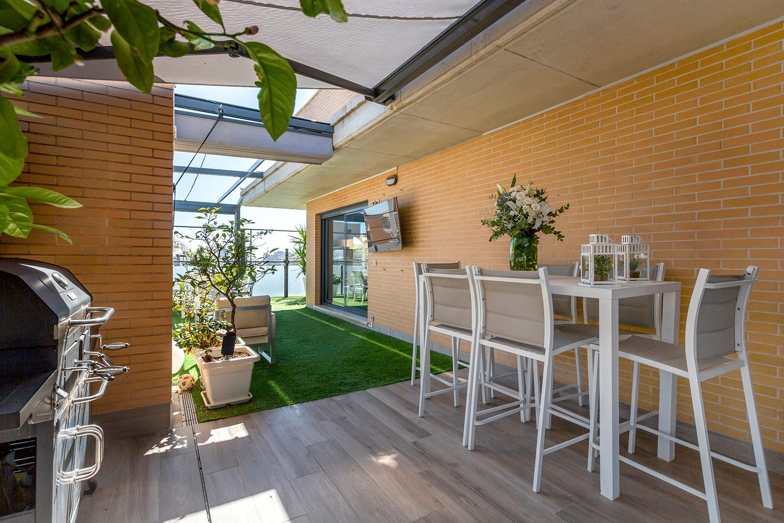 Terrace in penthouse for sale in Alicante