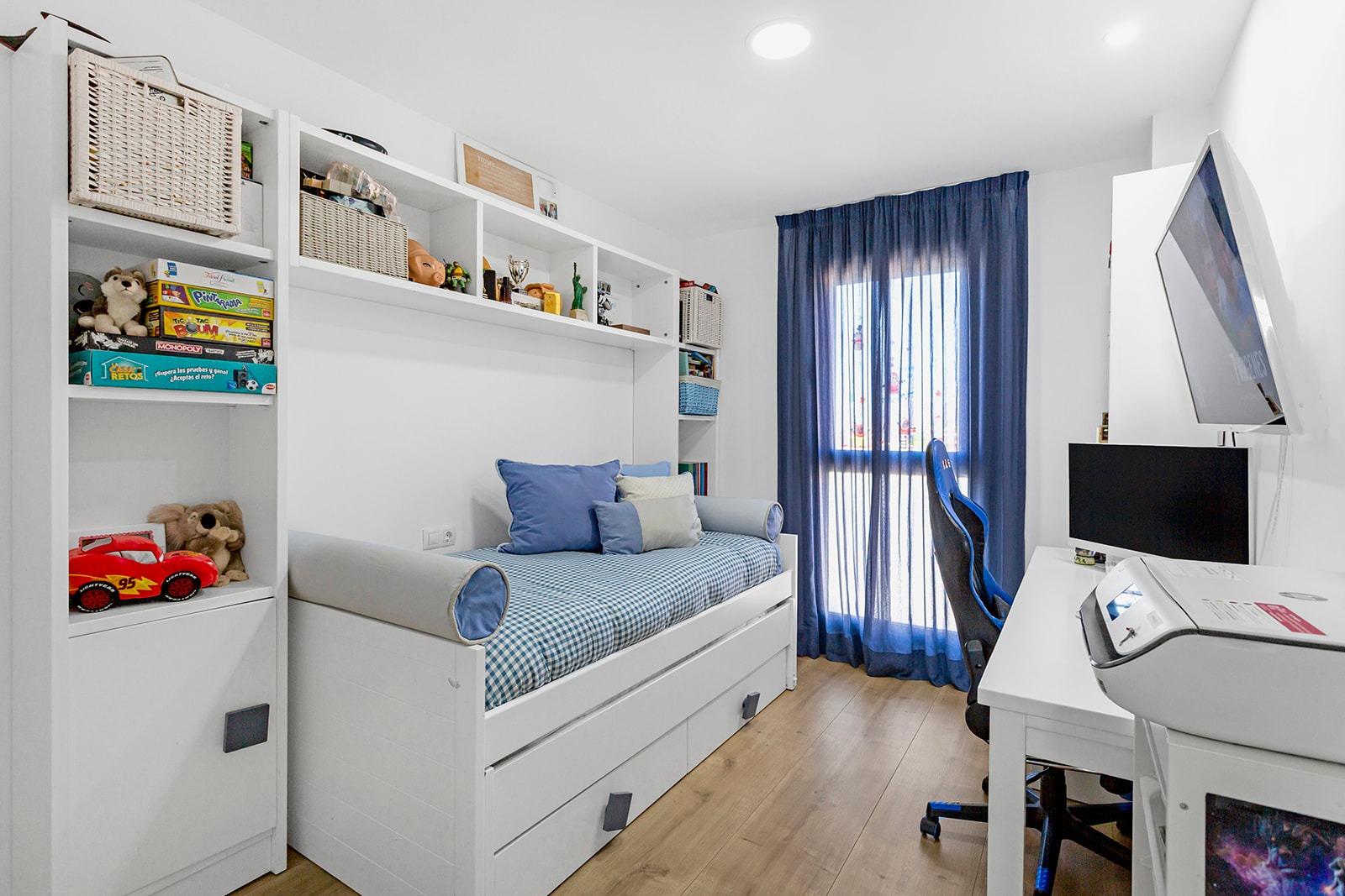 Living room in penthouse for sale in Alicante