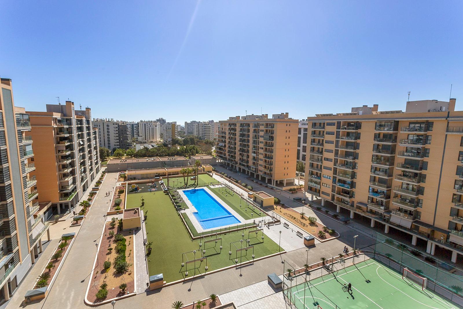 Garden in penthouse for sale in Alicante