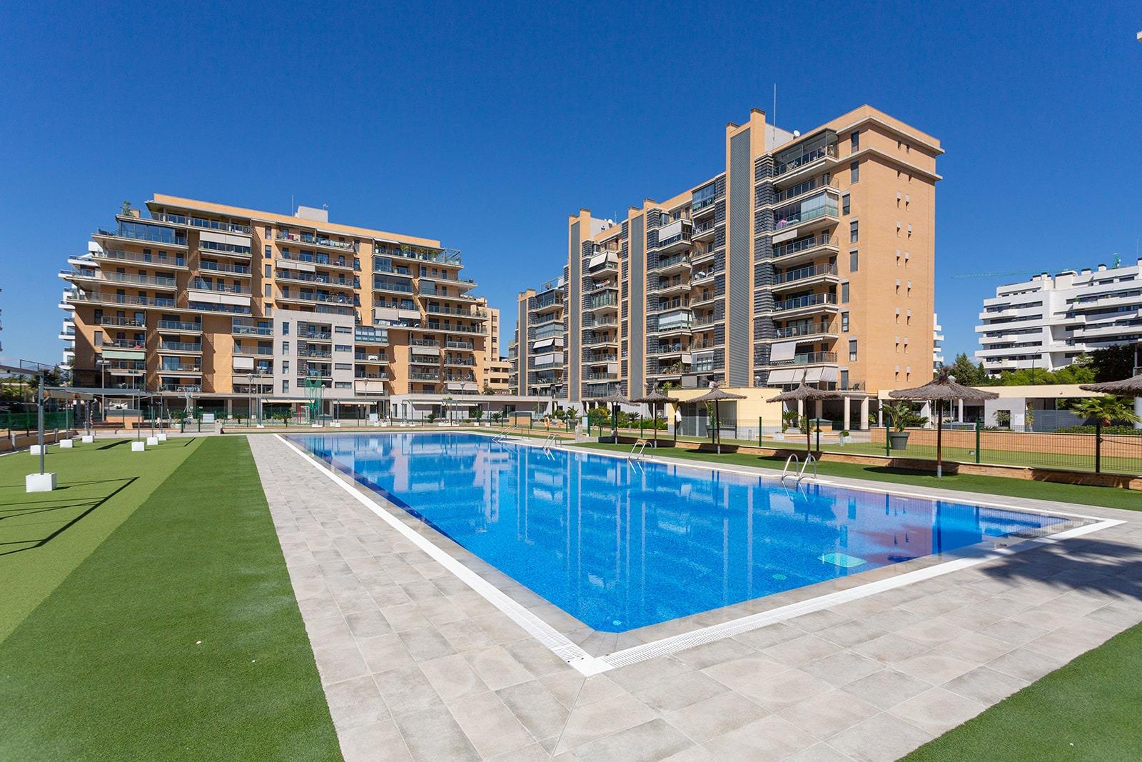 Dining area in penthouse for sale in Alicante