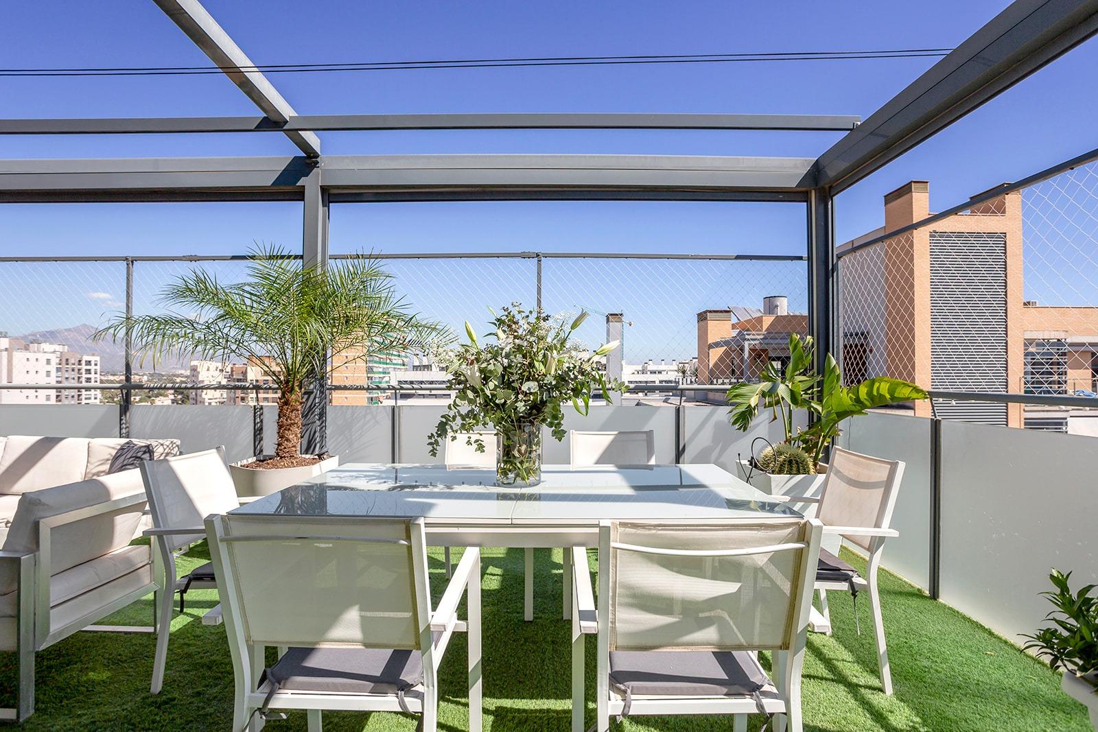 Terrace in penthouse for sale in Alicante