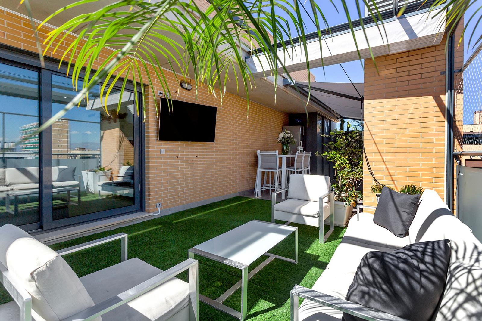 Dining area in penthouse for sale in Alicante