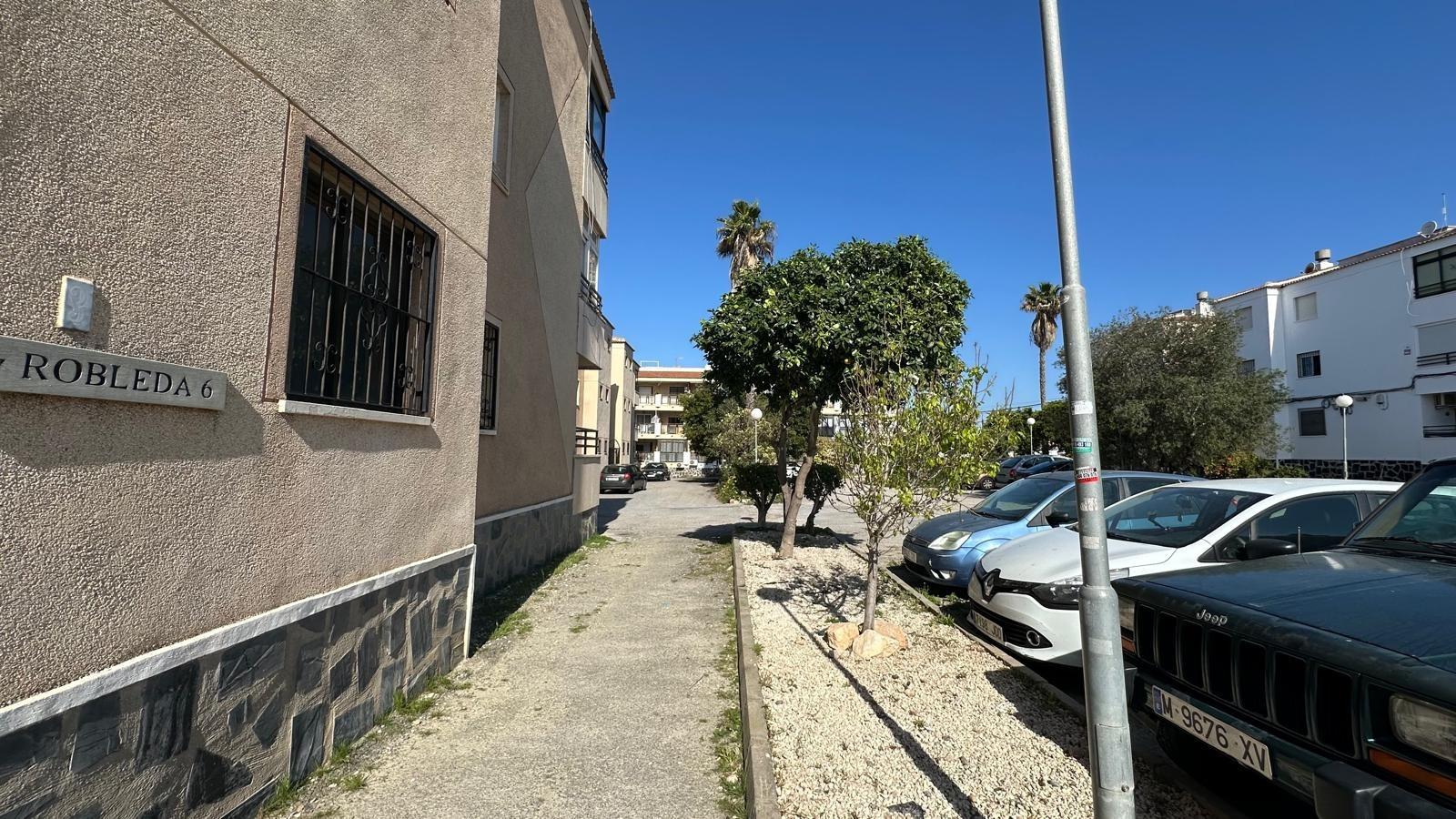 Master bedroom in apartment for sale in Torrevieja