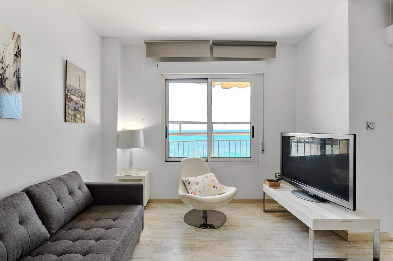 Discover this spectacular 3-bedroom, 2-bathroom apartment located on the beachfront of Playa del Cur