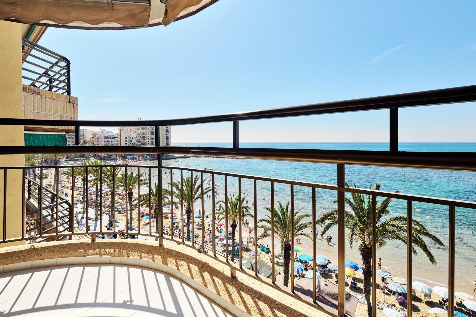 Bedroom in apartment for sale in Torrevieja