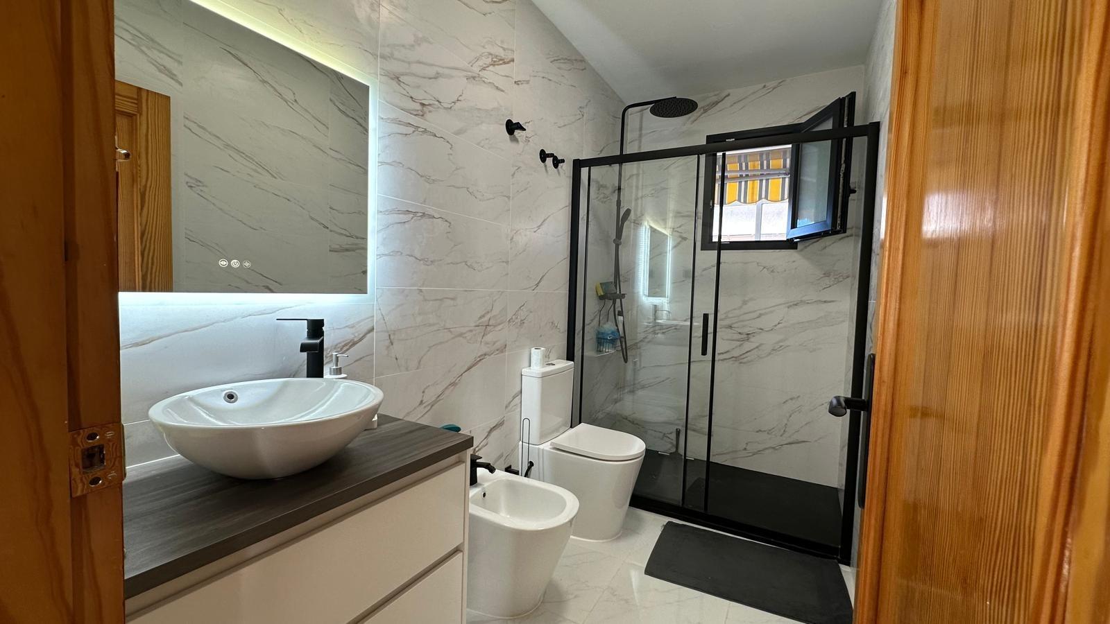 Bedroom in apartment for sale in Torrevieja