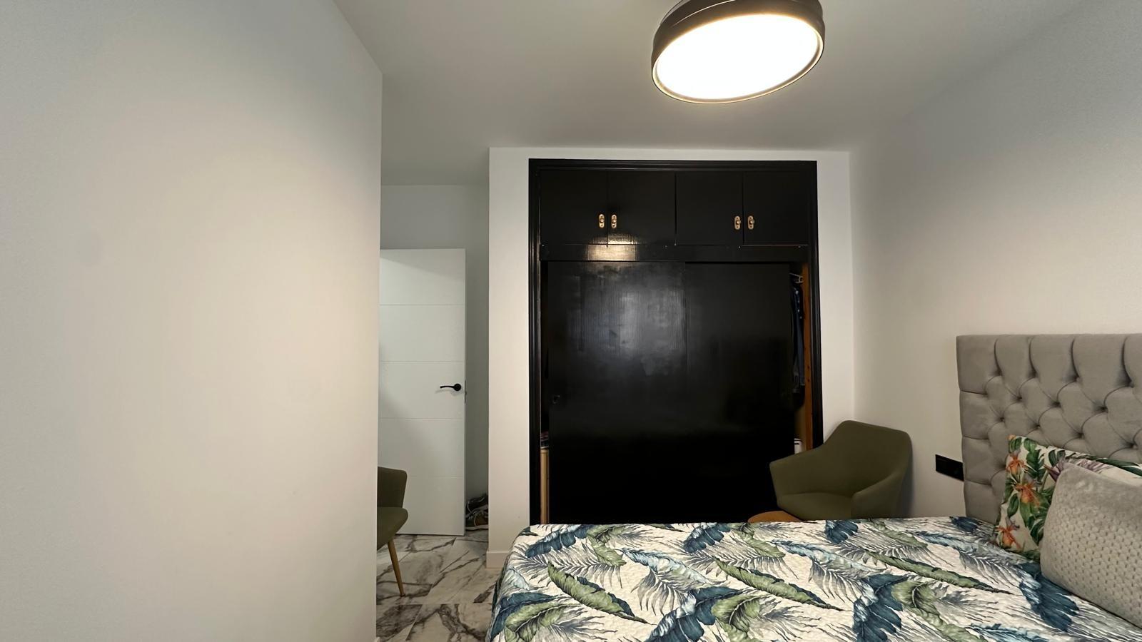 Bedroom in apartment for sale in Torrevieja