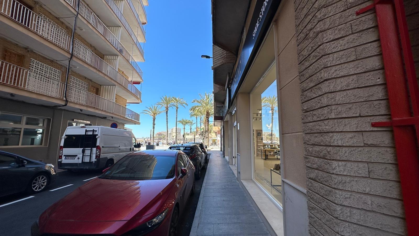 Master bedroom in apartment for sale in Torrevieja