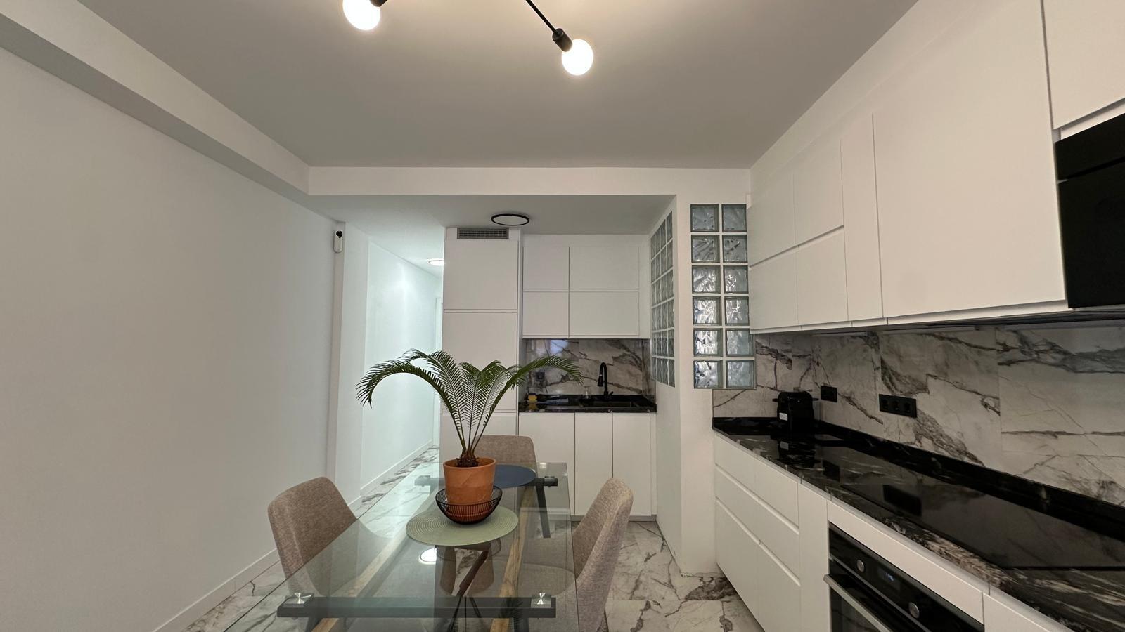 Bedroom in apartment for sale in Torrevieja