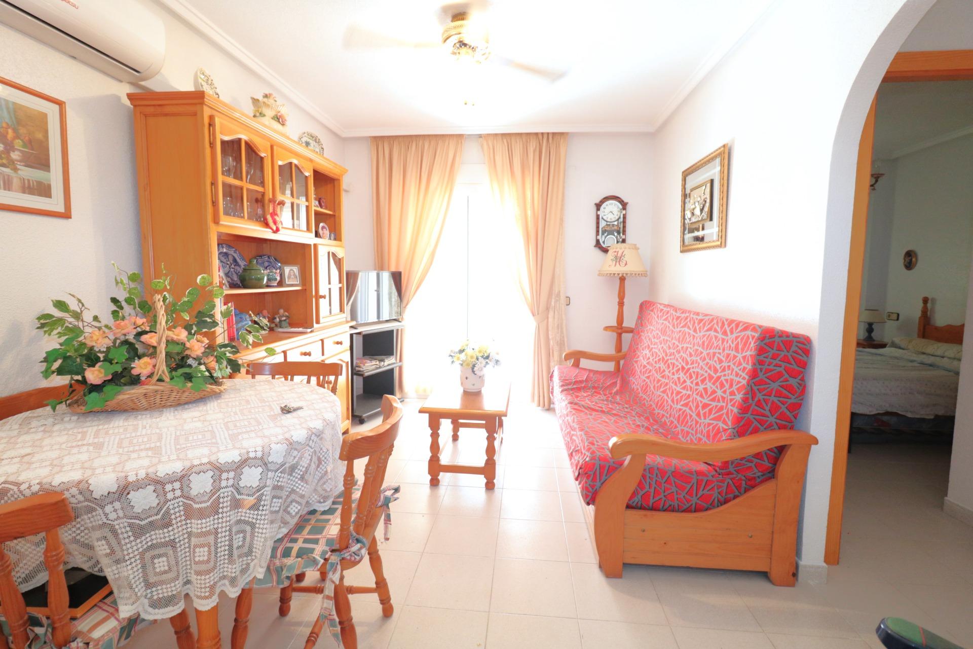 Bedrooms: 2, Bathrooms: 1, Apartment in Torrevieja, Alicante, Spain