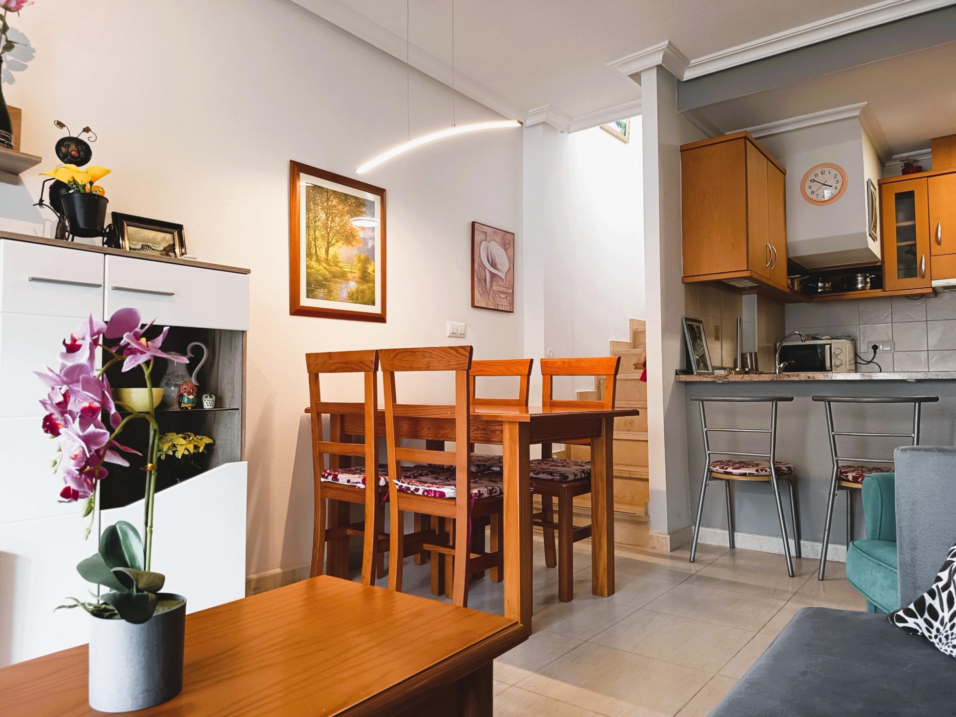 Dining area in penthouse for sale in Orihuela Costa