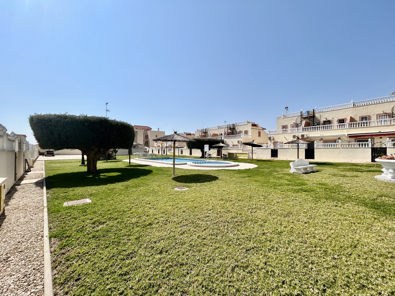 Discover this charming 3-bedroom, 2-bathroom semi-detached townhouse ideally located within walking