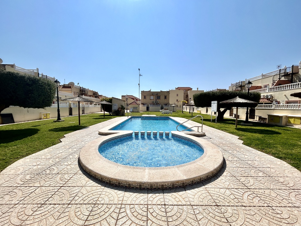 Master bedroom in terraced for sale in La Zenia