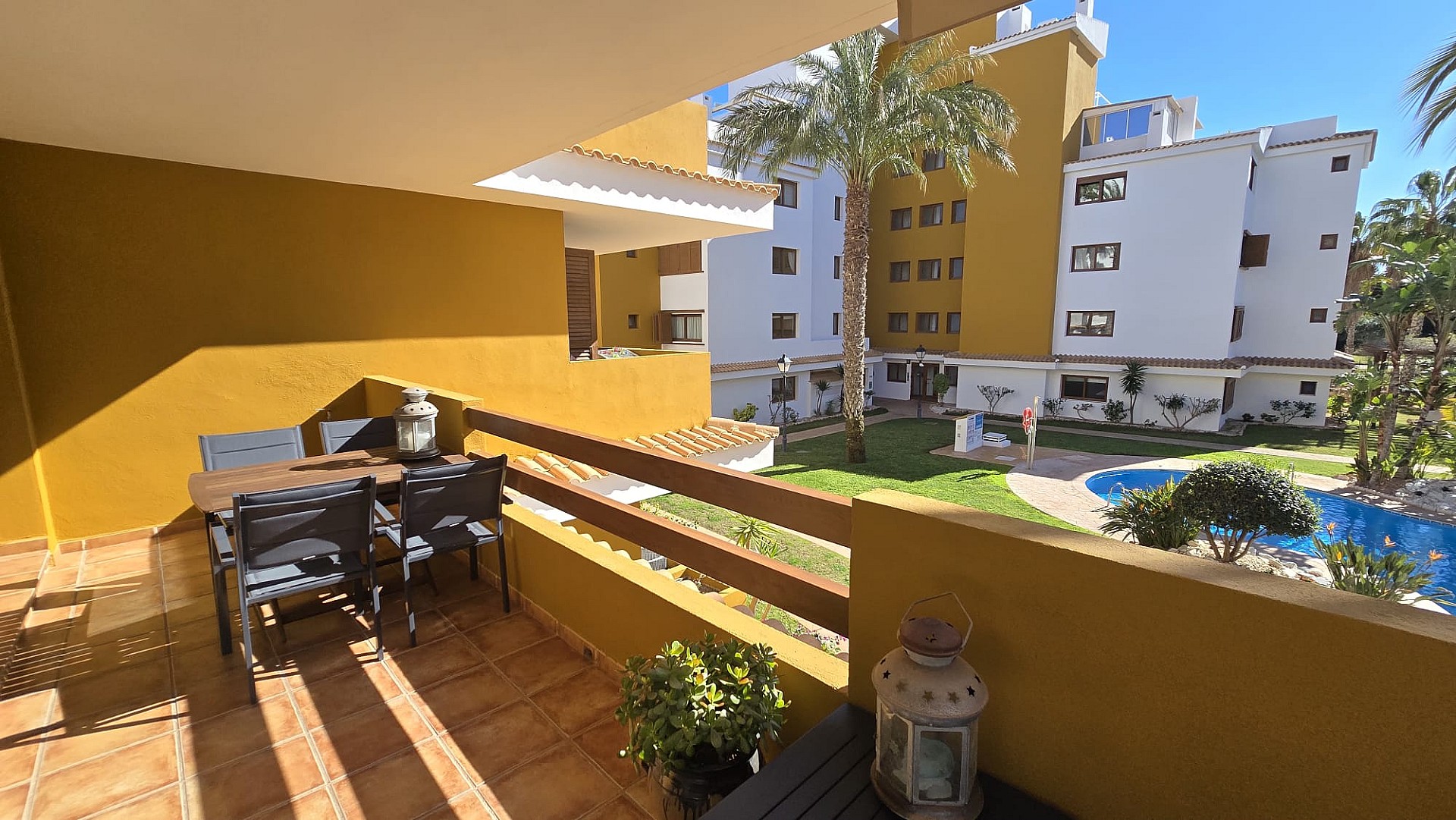 Garden in apartment for sale in Punta Prima