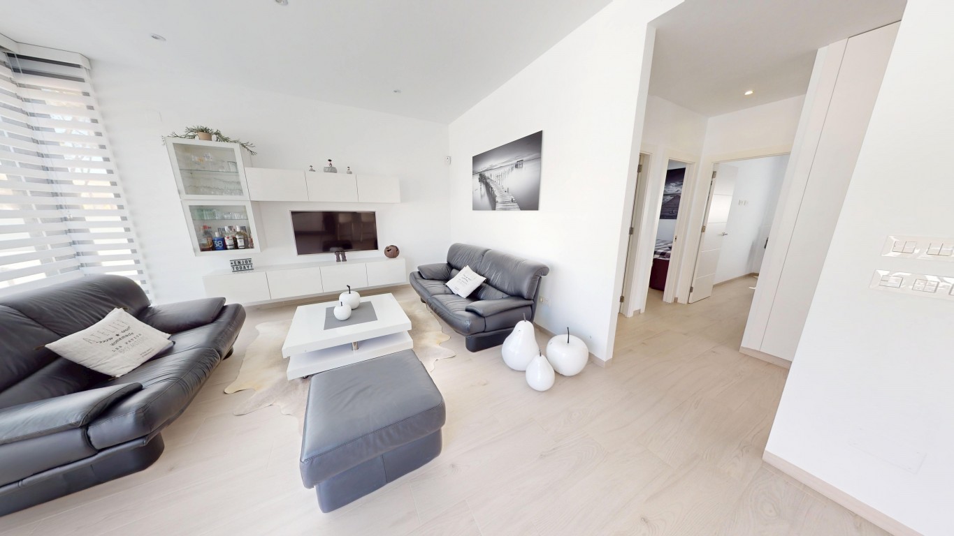 Master bedroom in villa for sale in Los Alcazares
