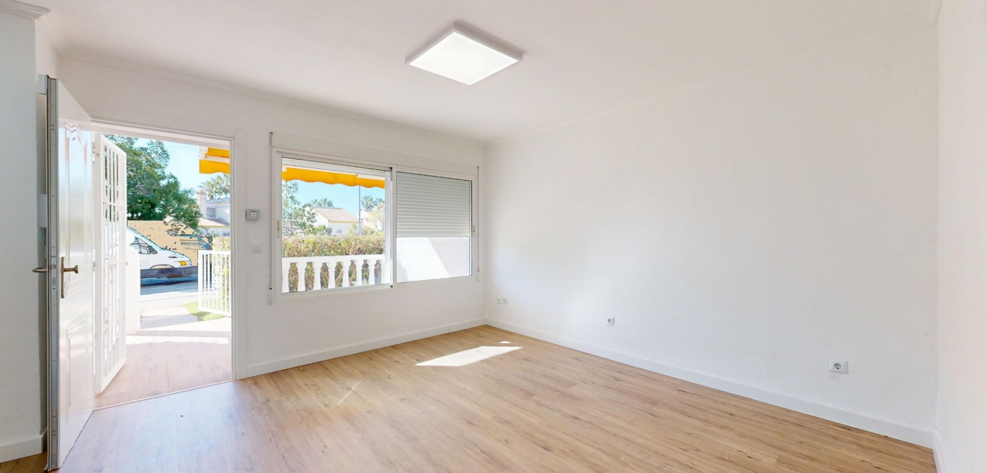 Master bedroom in apartment for sale in Orihuela Costa