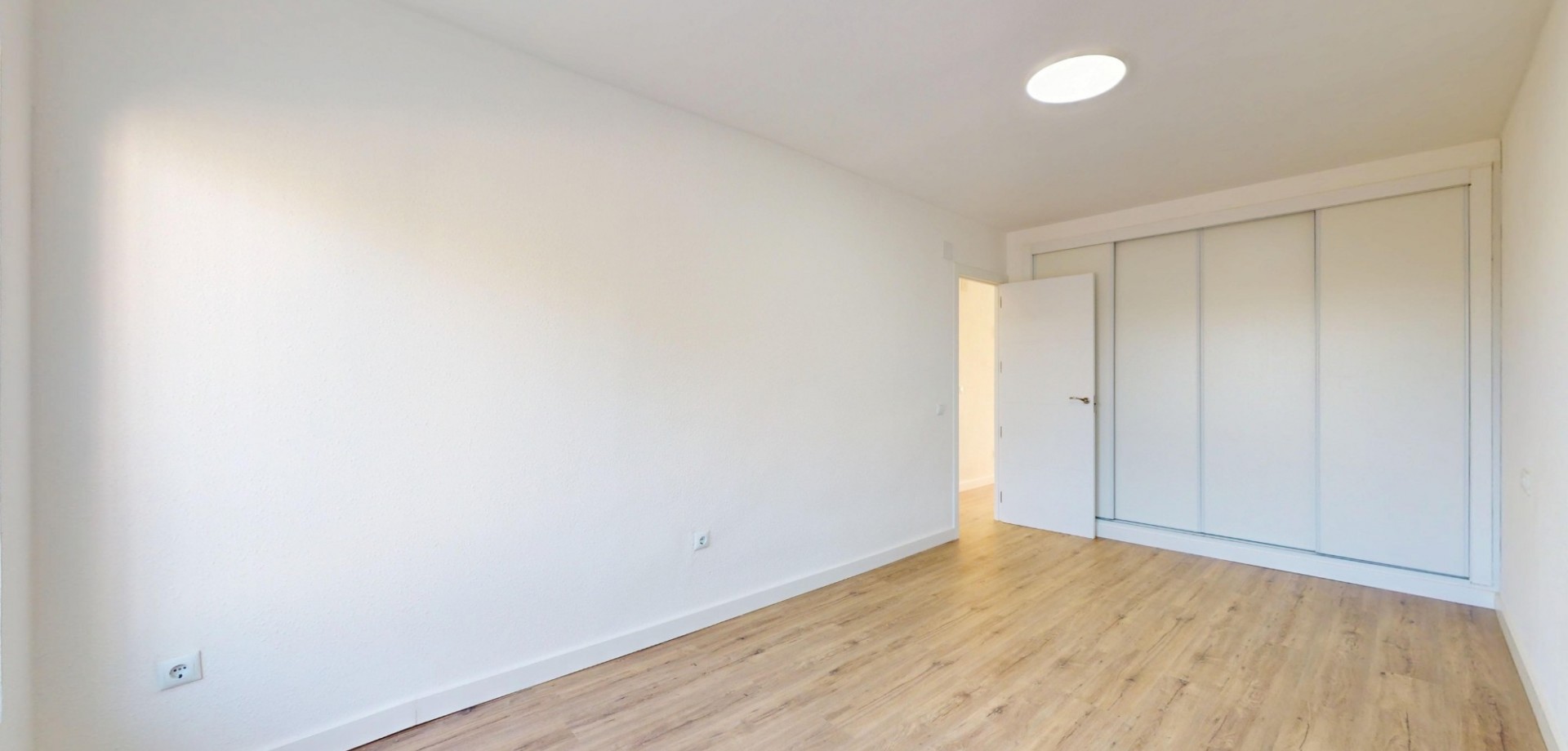 Master bedroom in apartment for sale in Orihuela Costa