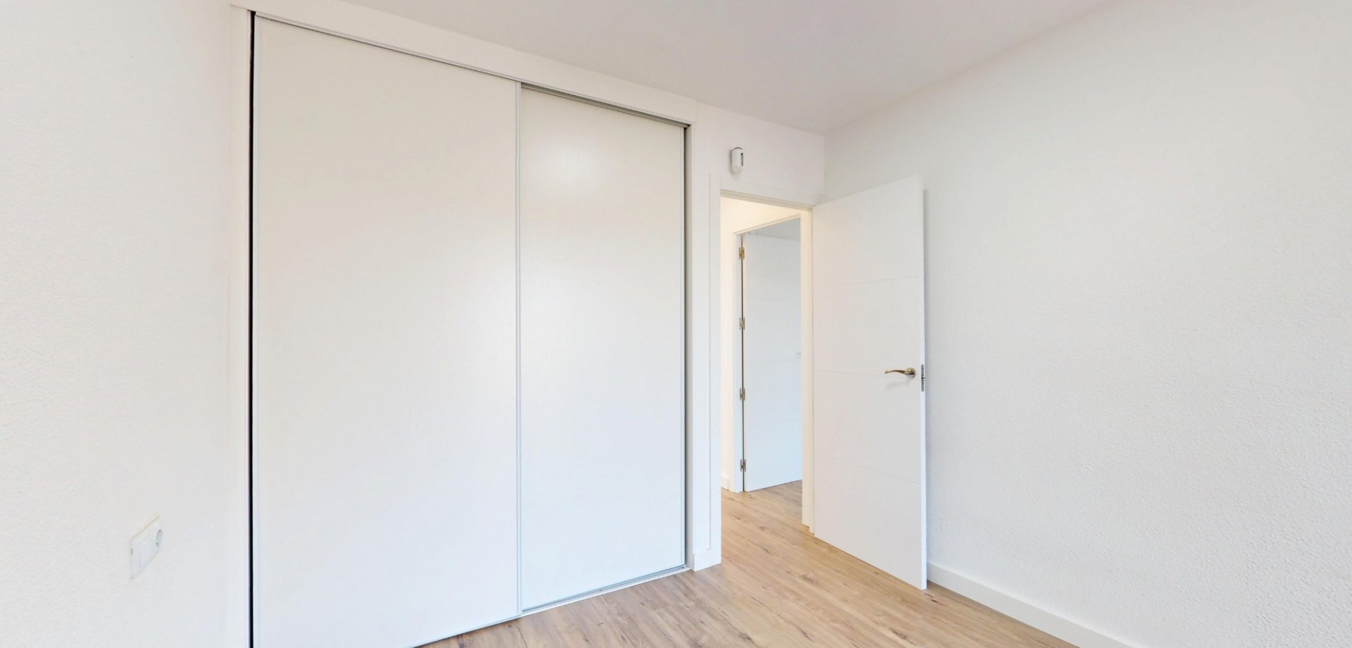 Bedroom in apartment for sale in Orihuela Costa