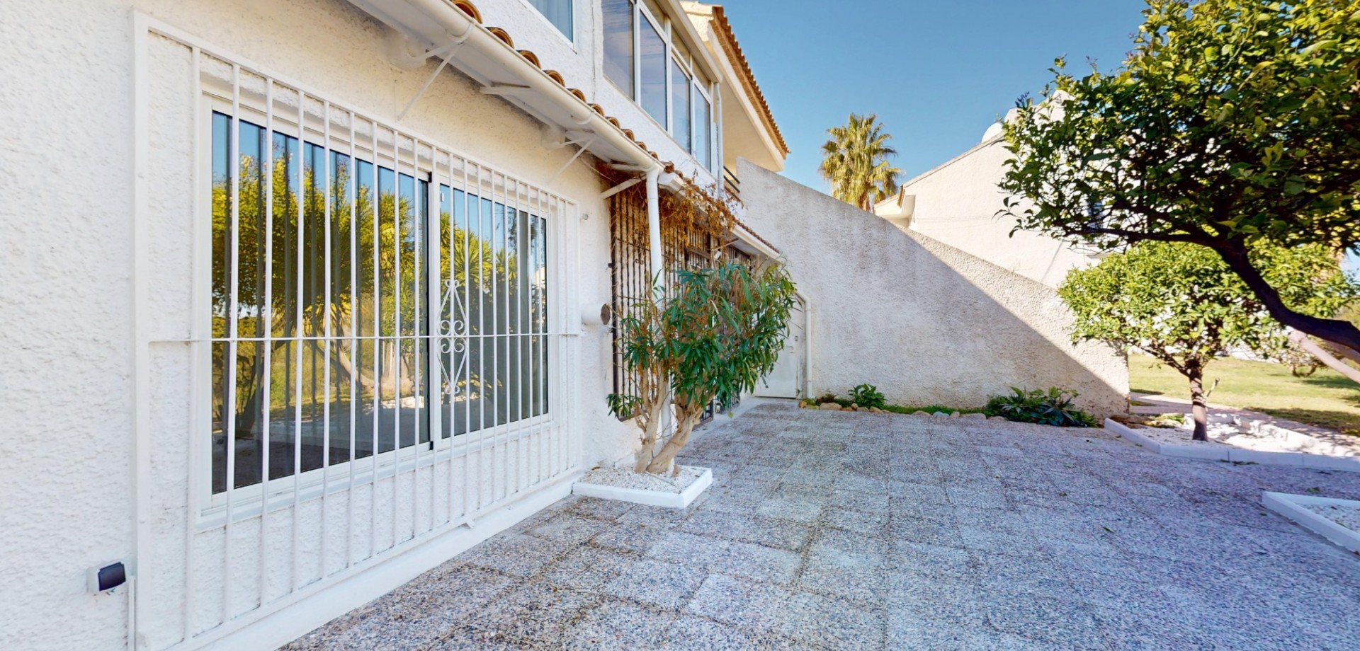 Master bedroom in apartment for sale in Orihuela Costa