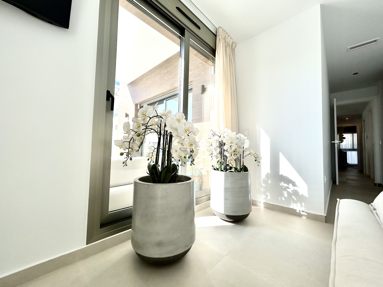 Master bedroom in villa for sale in San Miguel de Salinas