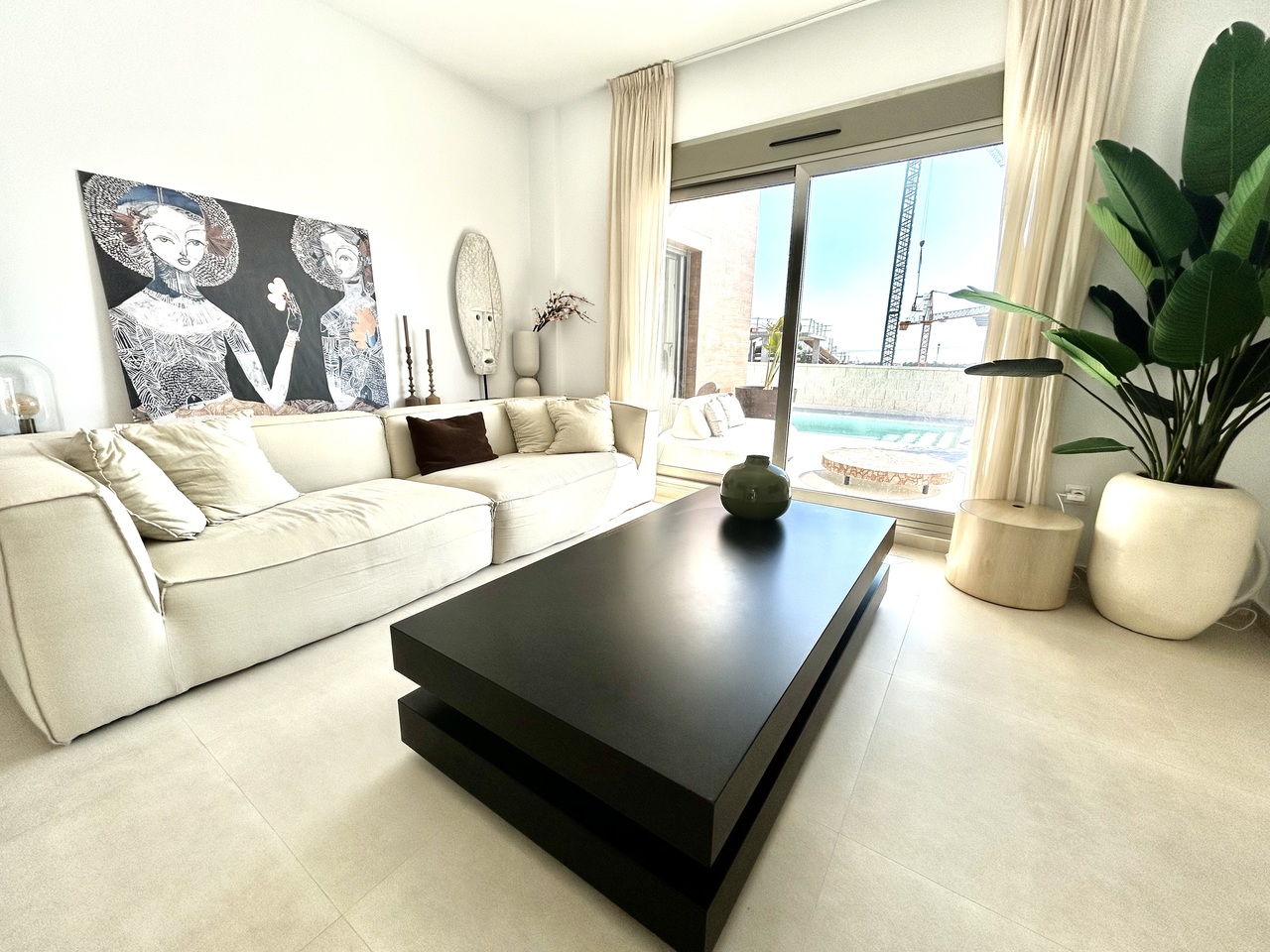 Master bedroom in villa for sale in San Miguel de Salinas