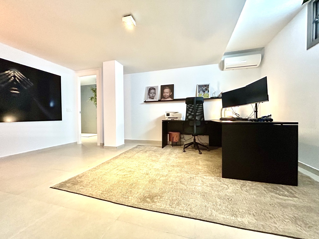 Master bedroom in villa for sale in San Miguel de Salinas