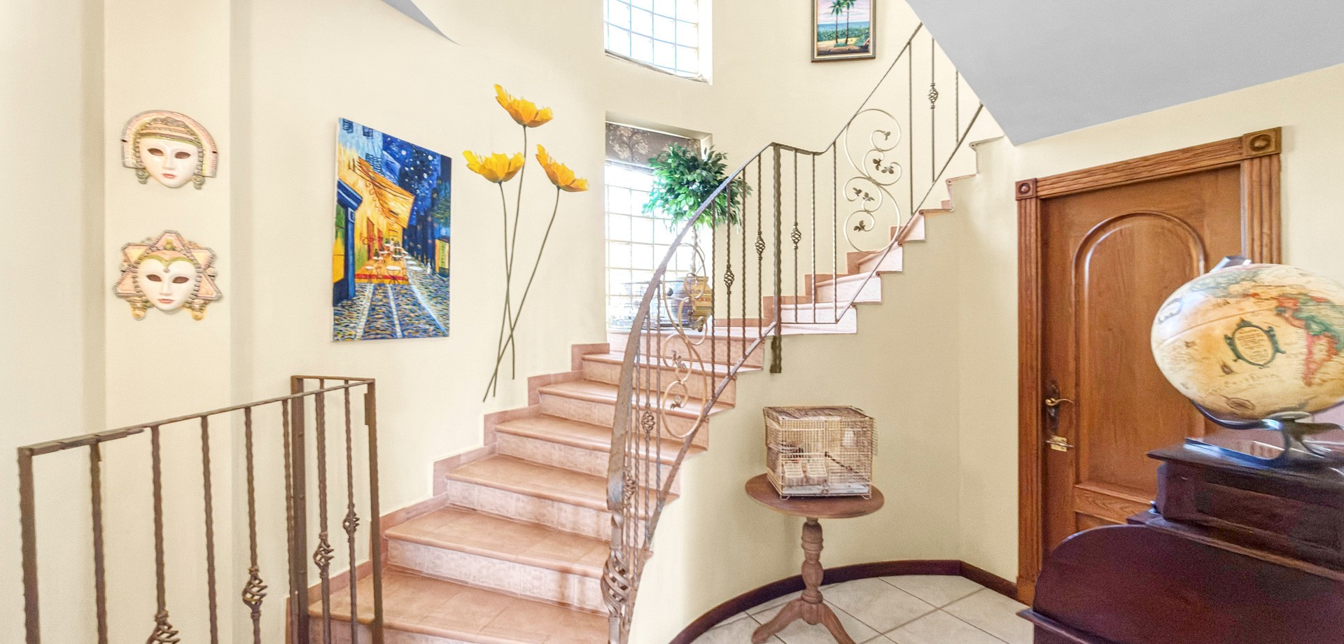 Living room in villa for sale in Torrevieja