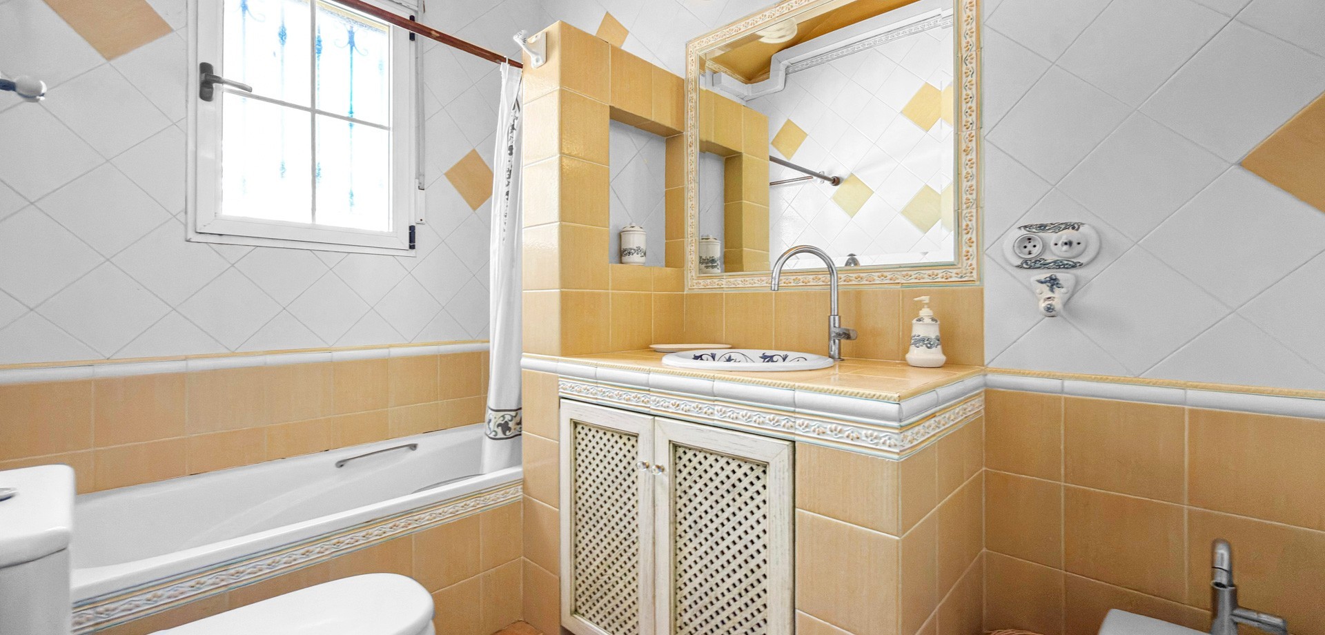 Garden in villa for sale in Torrevieja