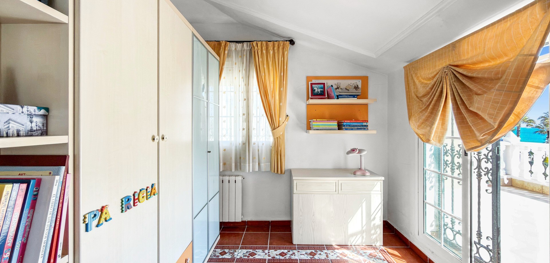 Kitchen in villa for sale in Torrevieja
