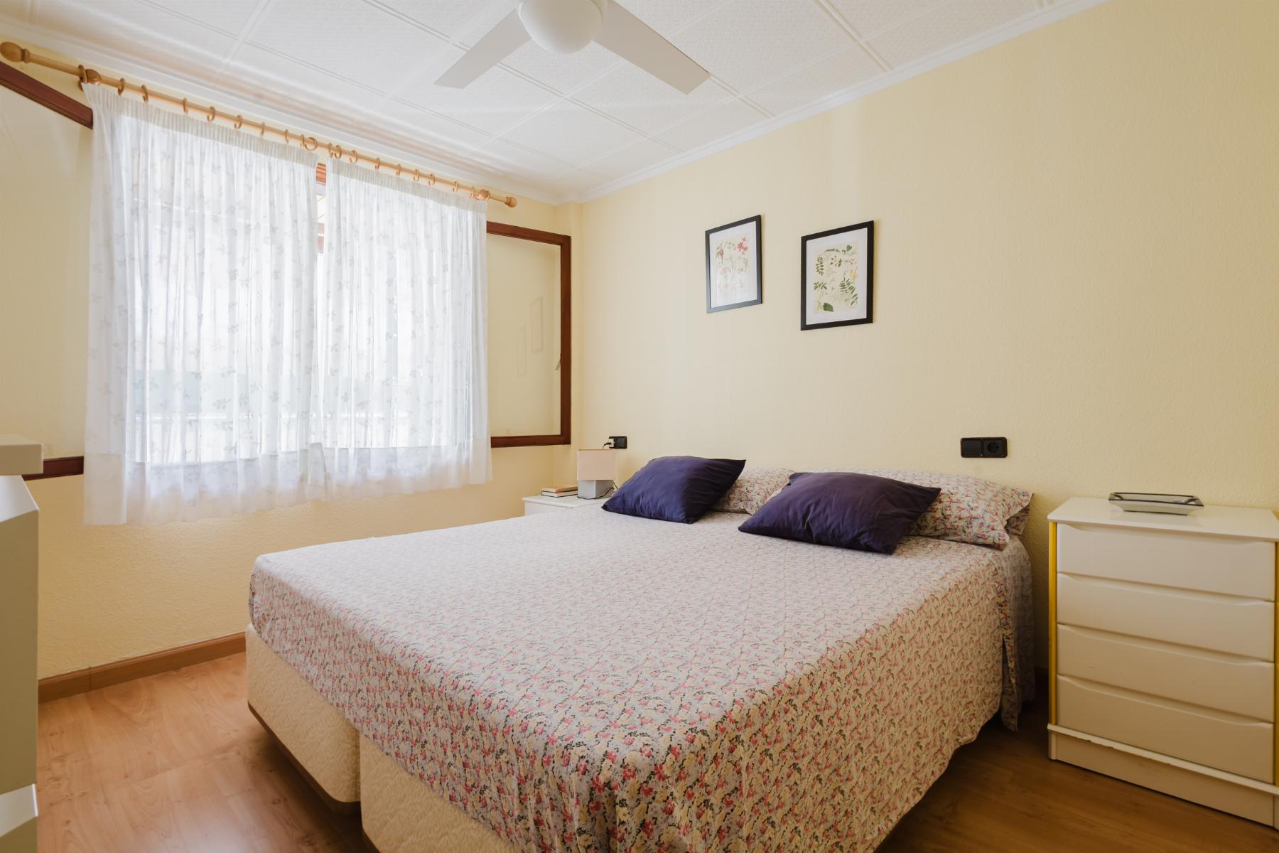 Master bedroom in apartment for sale in Torrevieja