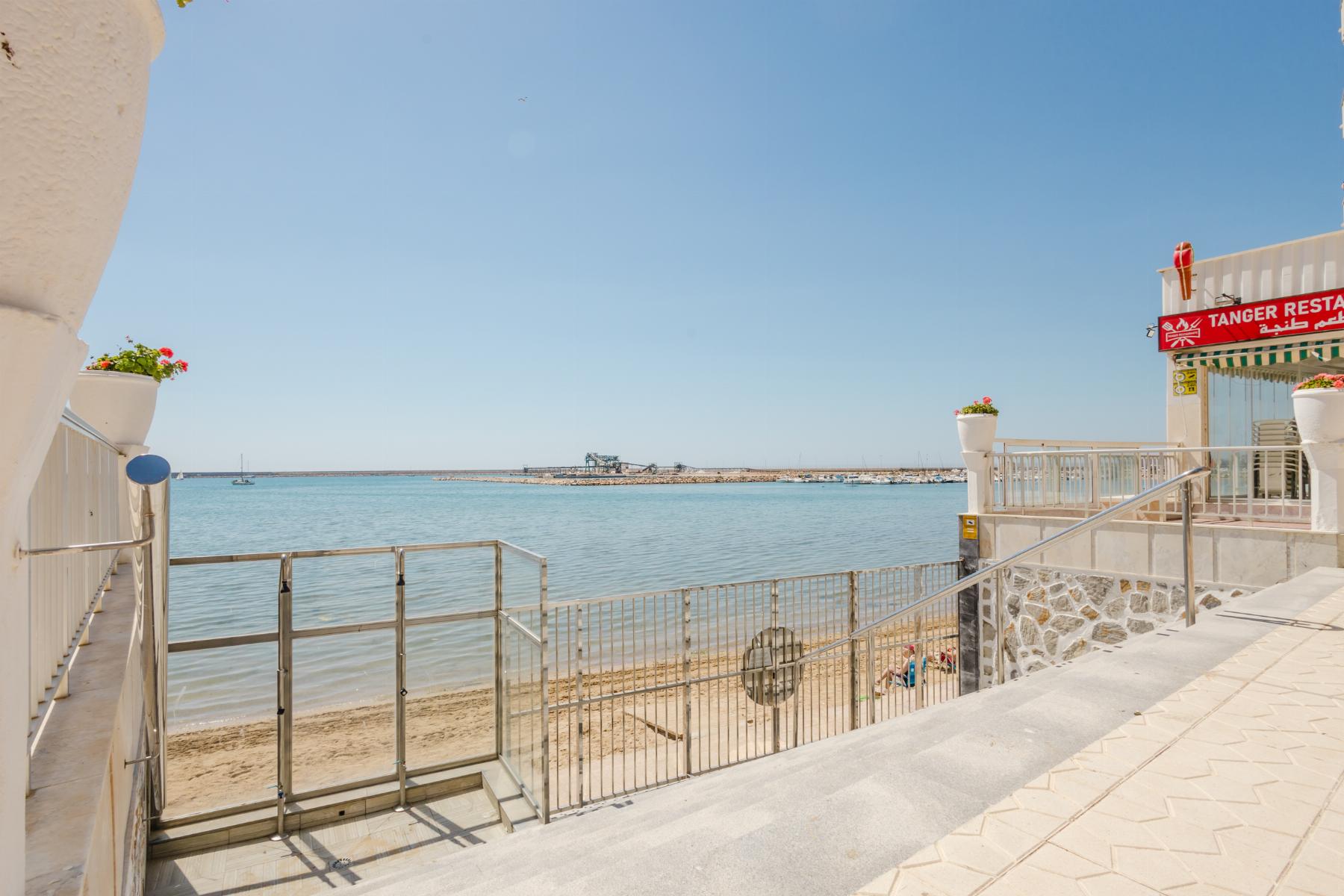 Terrace in apartment for sale in Torrevieja