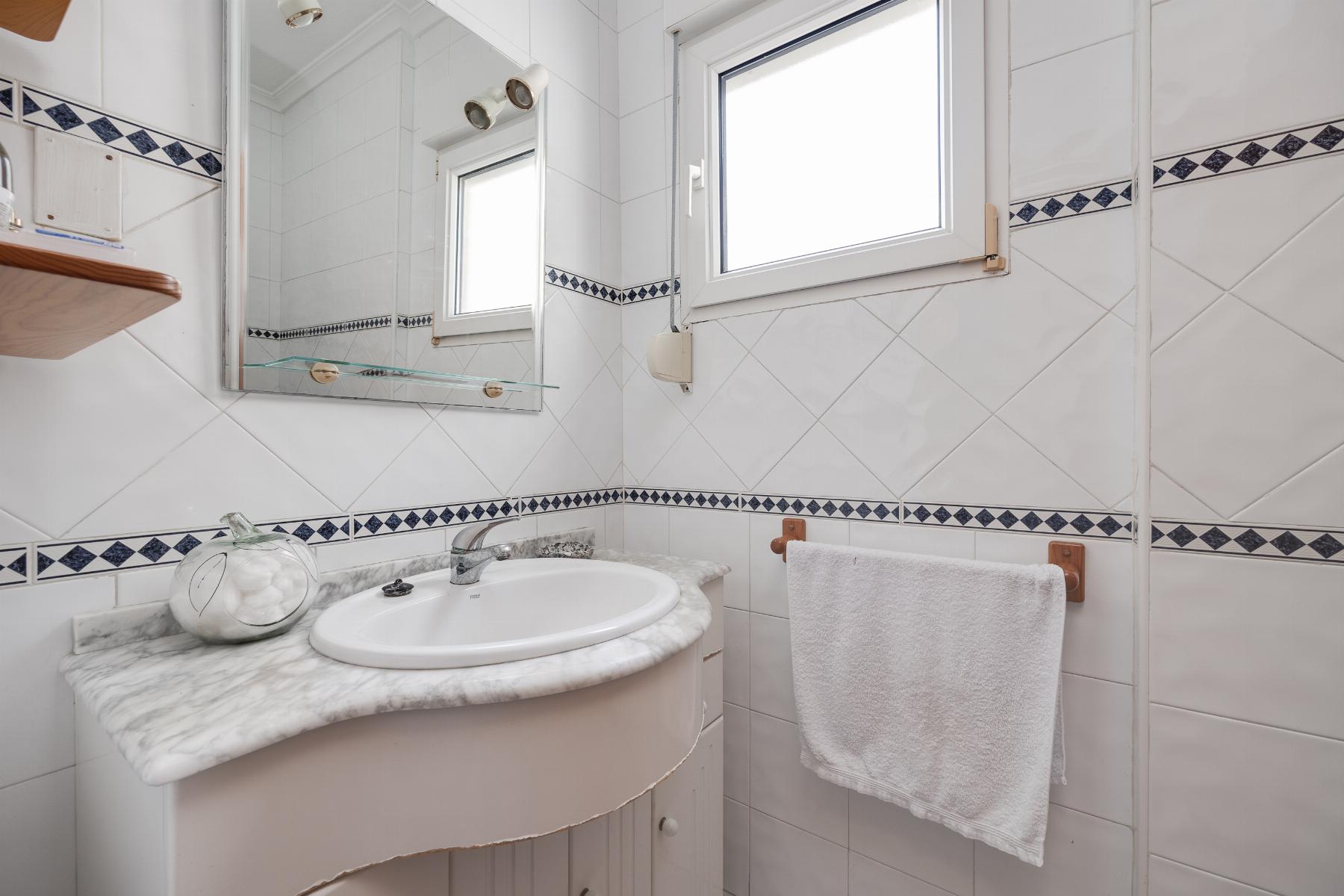 Bathroom in apartment for sale in Torrevieja
