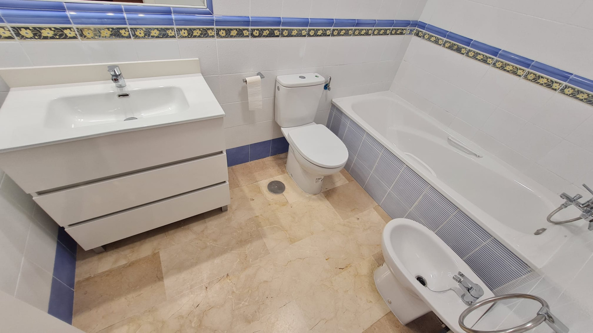 Bathroom in bungalow for sale in Villamartin