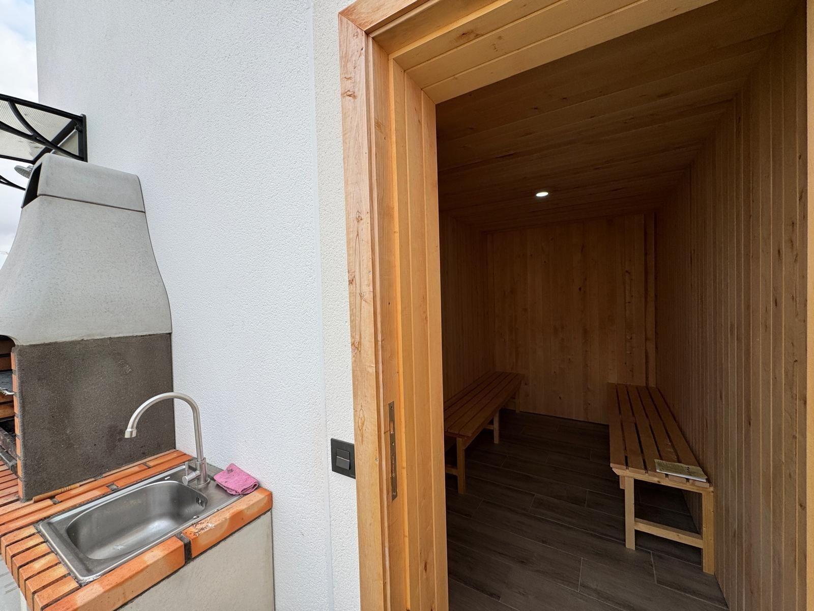 Bedroom in apartment for sale in Torrevieja