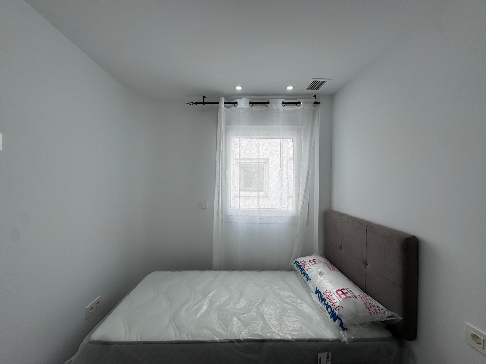 Bedroom in apartment for sale in Torrevieja