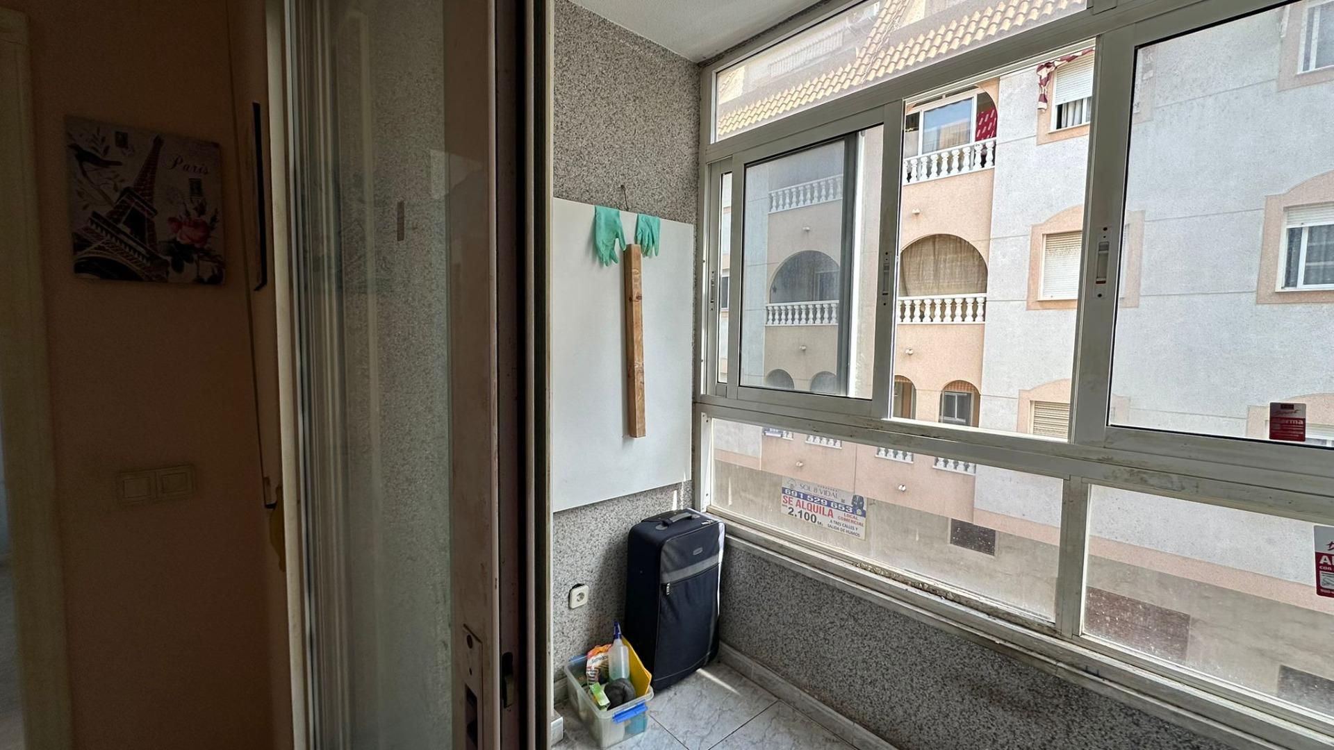 Bedroom in apartment for sale in Torrevieja